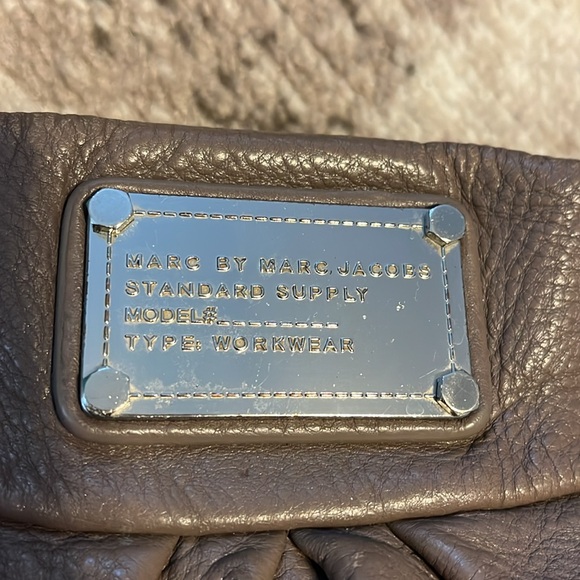 MARC JACOBS MARC GRAY LEATHER CLASSIC Q HILLIER HOBO BAG - Picture 10 of 15